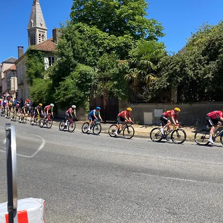 Maison Des Freres Leglise Βίλα Miélan